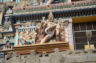 statue of a soldier in Chidambaram, tamilnadu statua di soldato a chidambaram, tamilnadu
