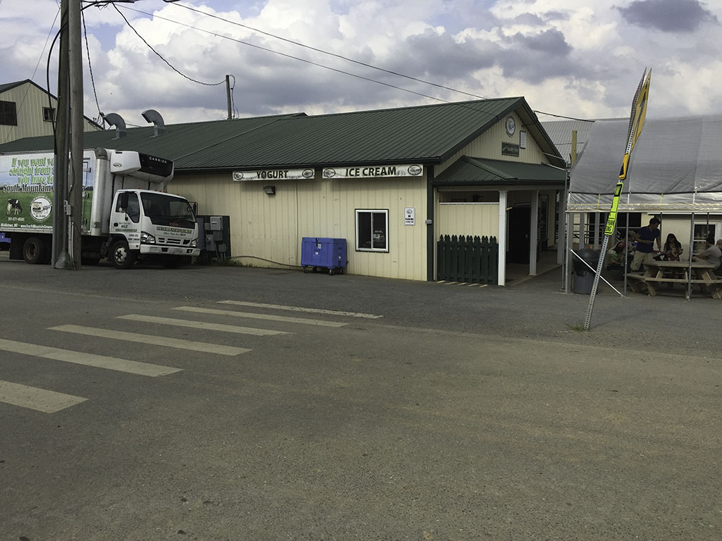 Bubba's Garage Having a Good Time on the Maryland Ice Cream Trail