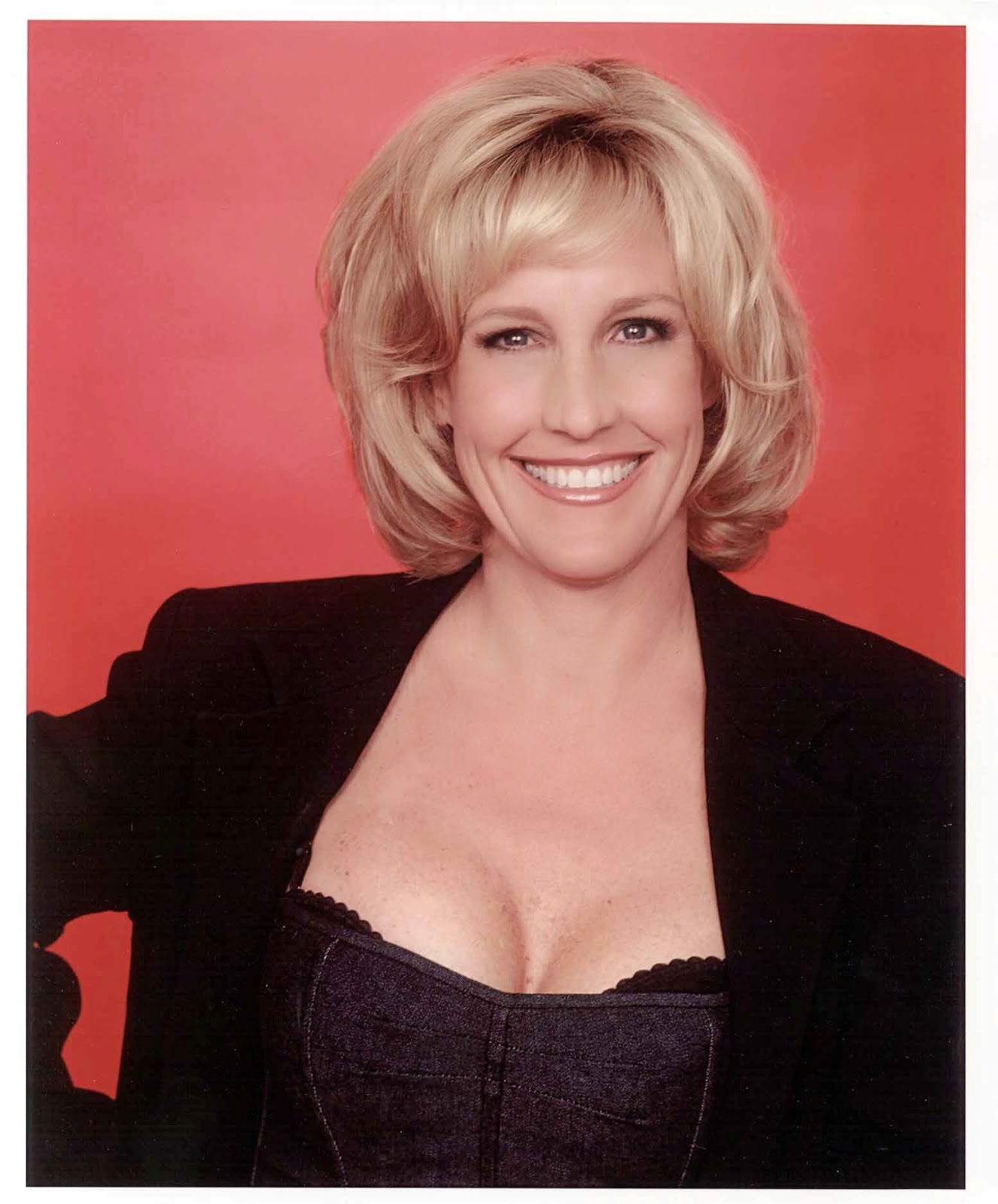 CELEBRITY BIO NEWS FASHIONS MOVIES: Erin Brockovich Profile and Image Gallery.