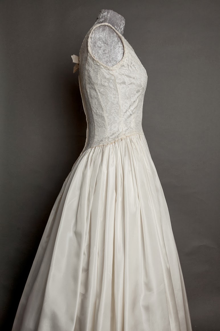 The perfect 1950s wedding dress by Emma Domb my vintage wedding dress of the week! Heavenly