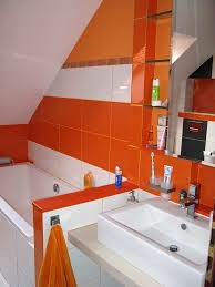 10 Baños en naranja y blanco - Colores en Casa