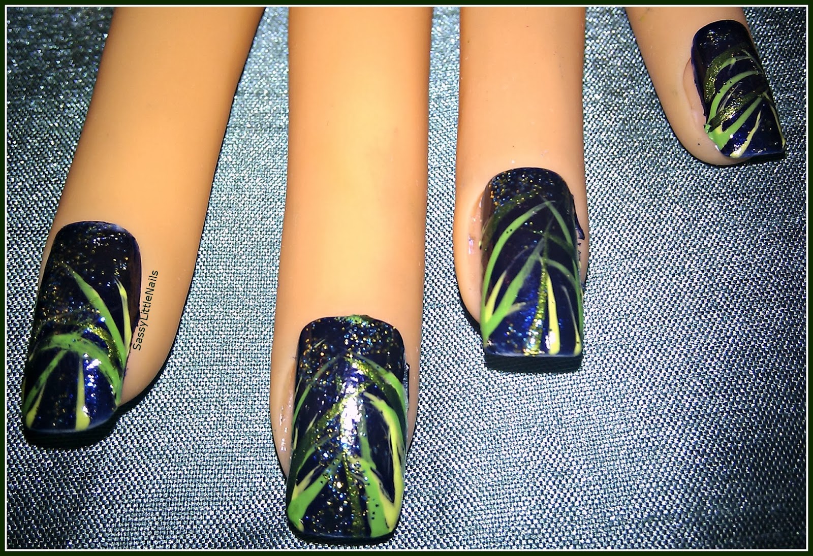 SassyLittleNails Green Grass blades nail art