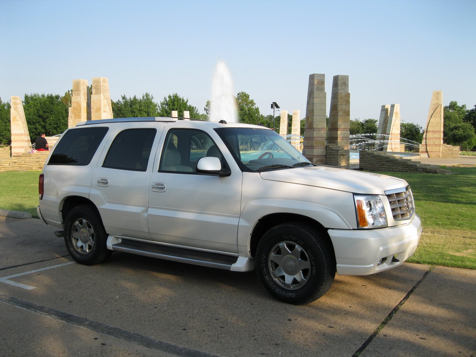 Five Star Auto Sales Reza Shafiee 05 Cadillac Escalate
