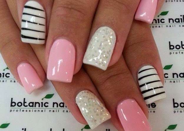 Featured image of post The Best 23 Sencillas Uñas Decoradas Blanco Y Negro Elegantes