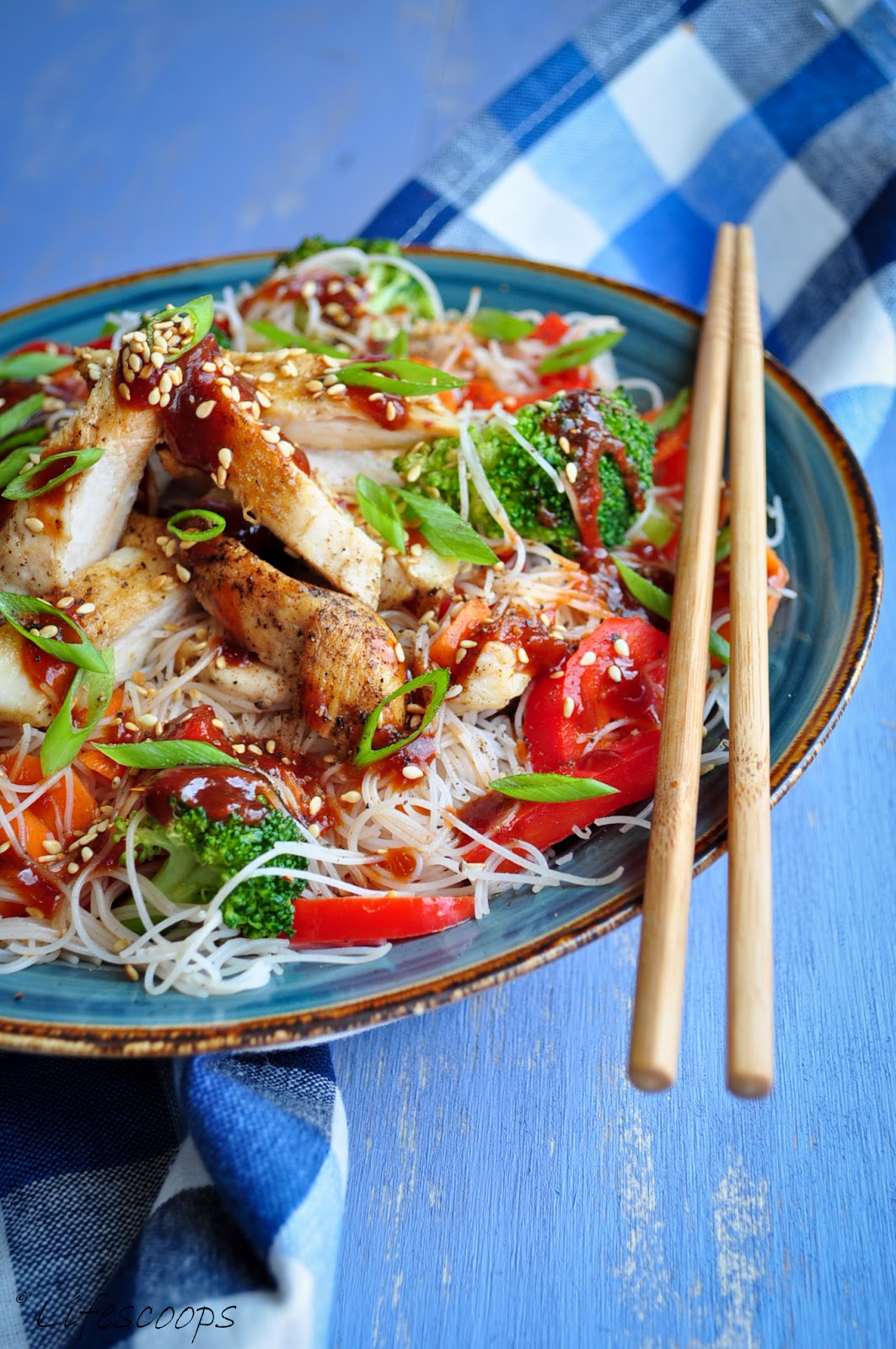 Life Scoops: Vermicelli Rice Noodles with Stir-fried Chicken and ...