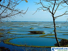 Inilah Danau yang Paling Langka di Dunia - Kujelajahi.com Inilah Danau yang Paling Langka di Dunia - Kujelajahi.com