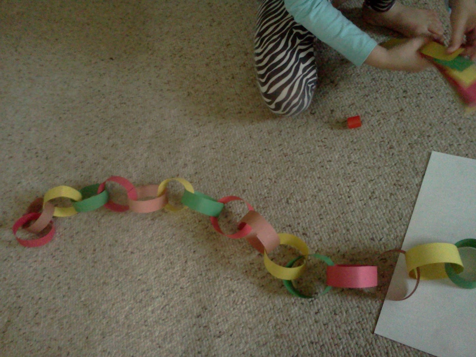 Construction Paper Chain Link Calendar {Tutorial} Confessions of a