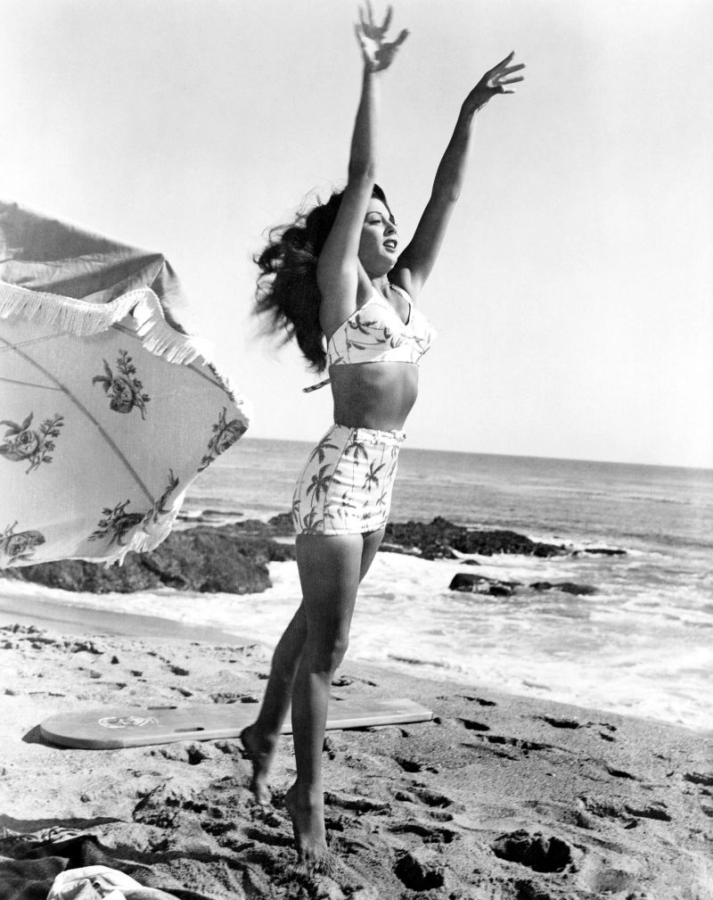 Amazing Historical Photo of Gail Russell in 1948 