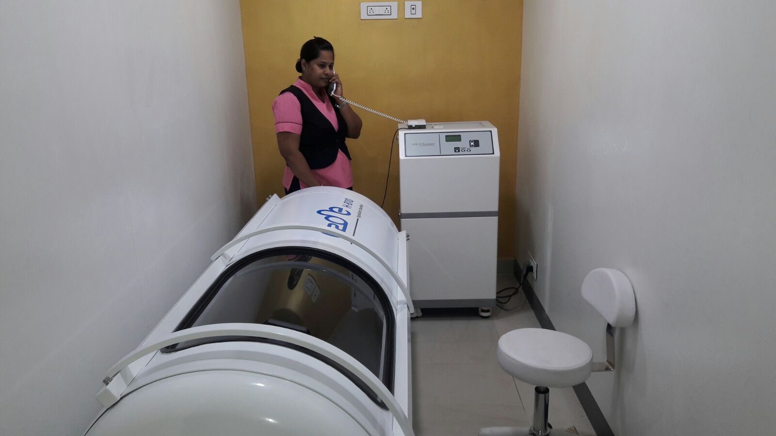 India. Hyperbaric Oxygen Therapy (HBOT) Chamber in Aesthetic & Skin Clinic.