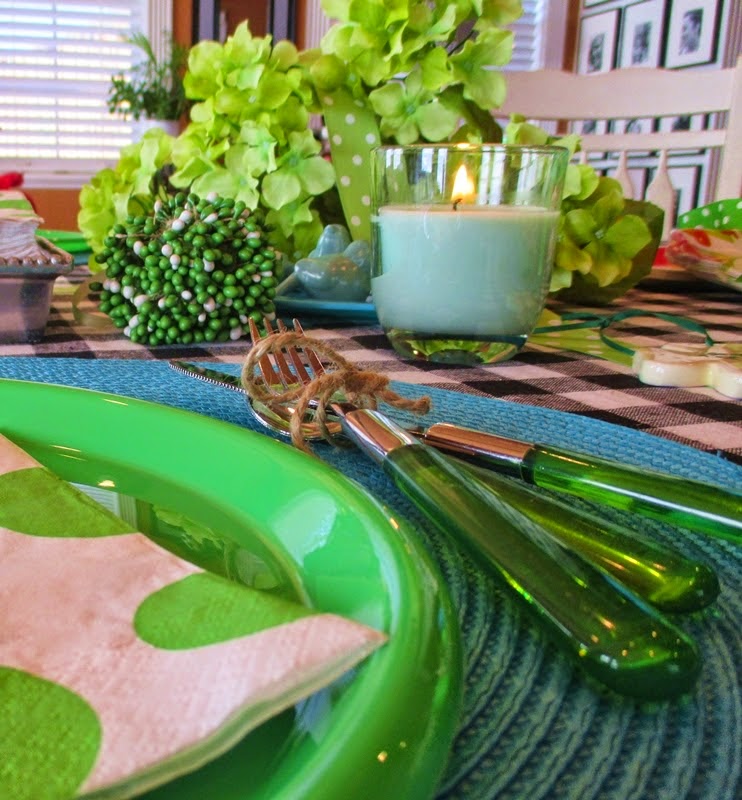 bj's SWEET NOTHINGS: An INSIDE Tailgating Party