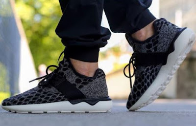 tubular runner casual