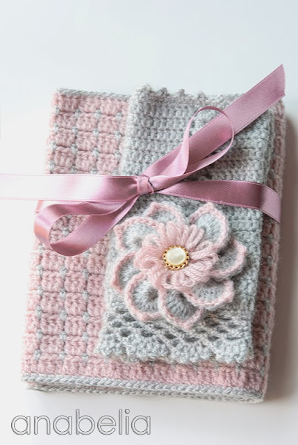 Pink winter crochet set by Anabelia