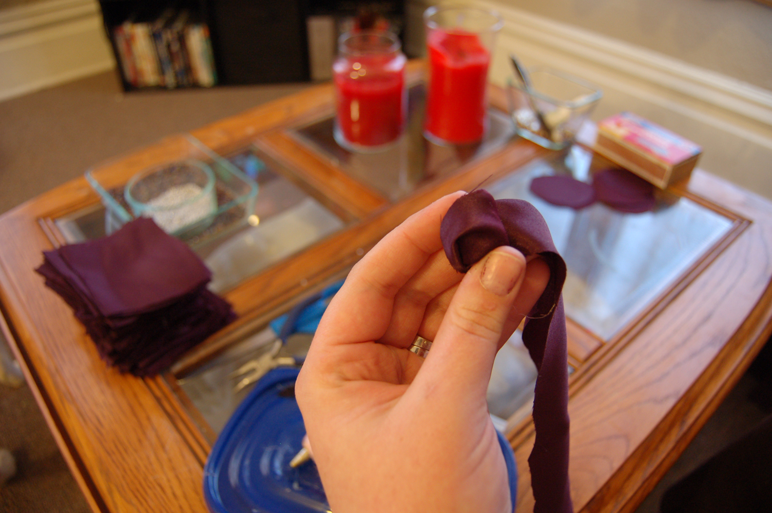 a crafty michigander Rolled Fabric Roses Tutorial