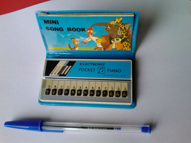 Mini Piano Electron Echo Mini Song Book Vintage 80's Toy Functional