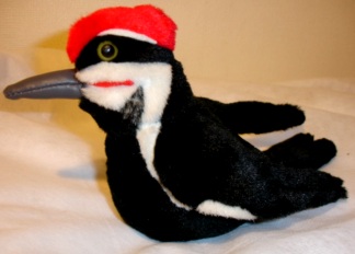 Pájaro carpintero en peluche Pájaro carpintero en peluche