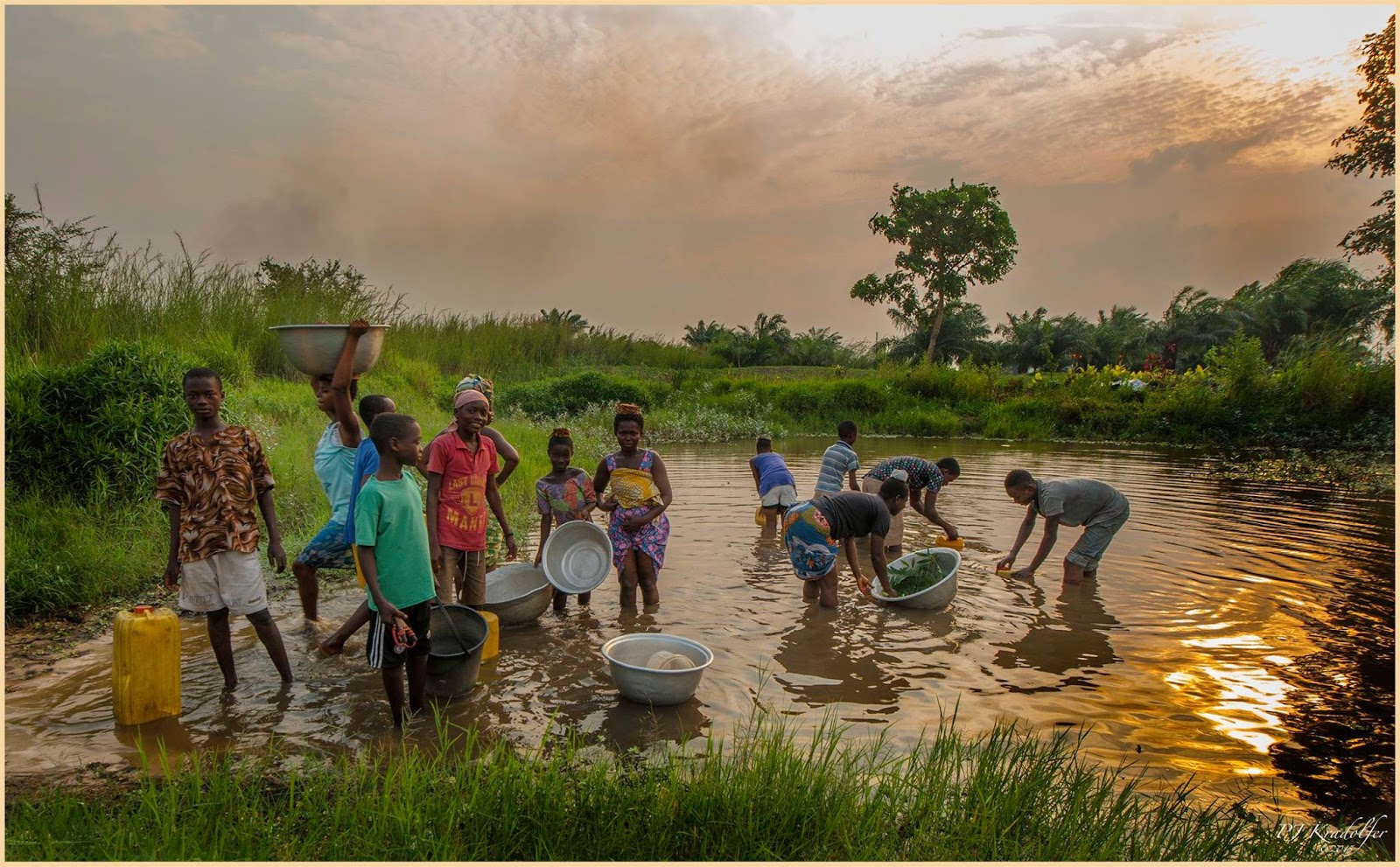 Ghana MTC Looking at Ghana Everyday Life