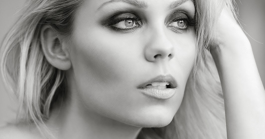 Laura Vandervoort: Laura Vandervoort Photoshoot by Marc Cartwright