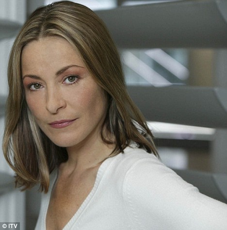 Amanda Donohoe Photos