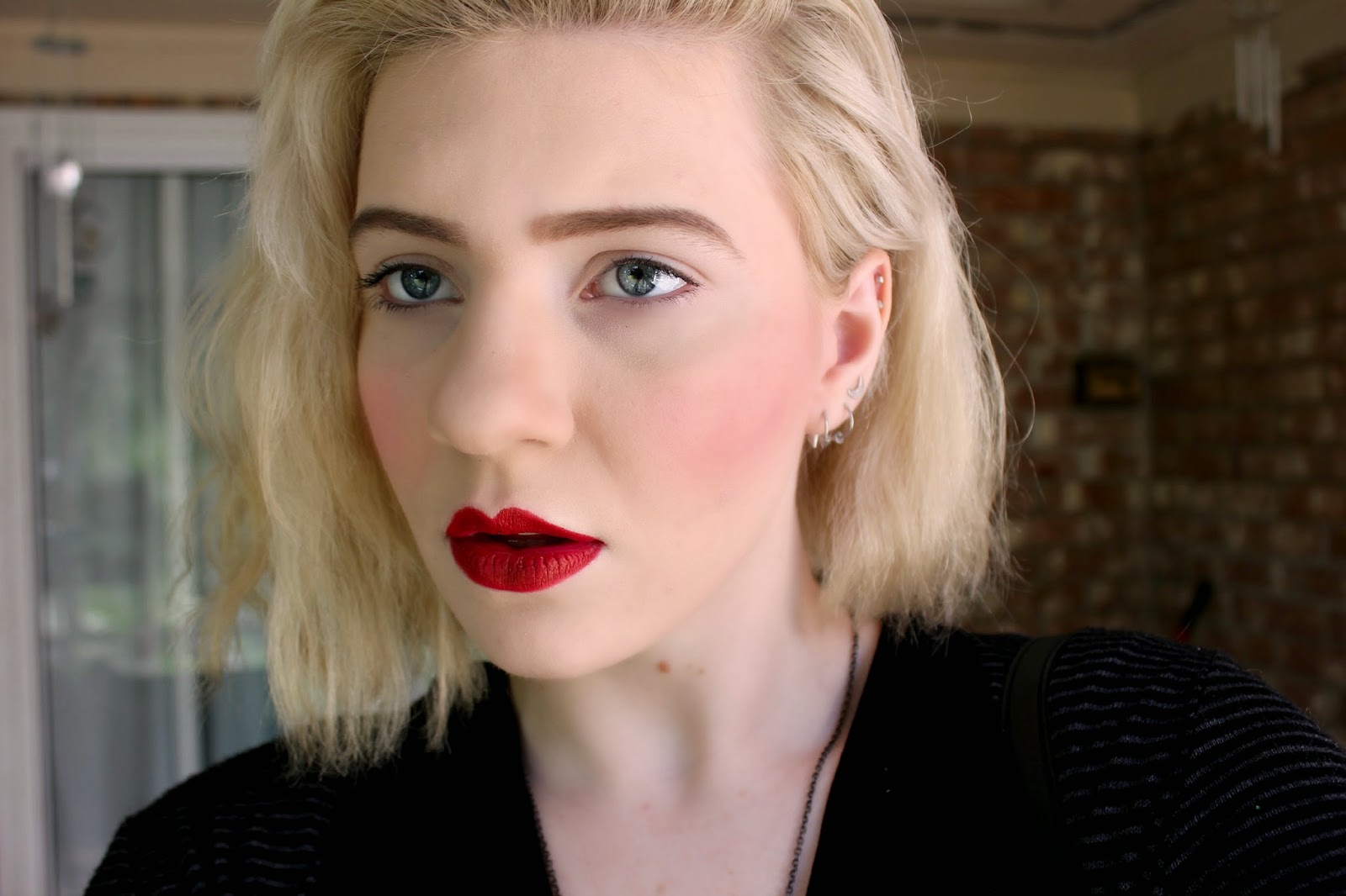 The Best Ways to Wear Bold Lipstick ThisSummer The Best Ways to Wear Bold Lipstick ThisSummer