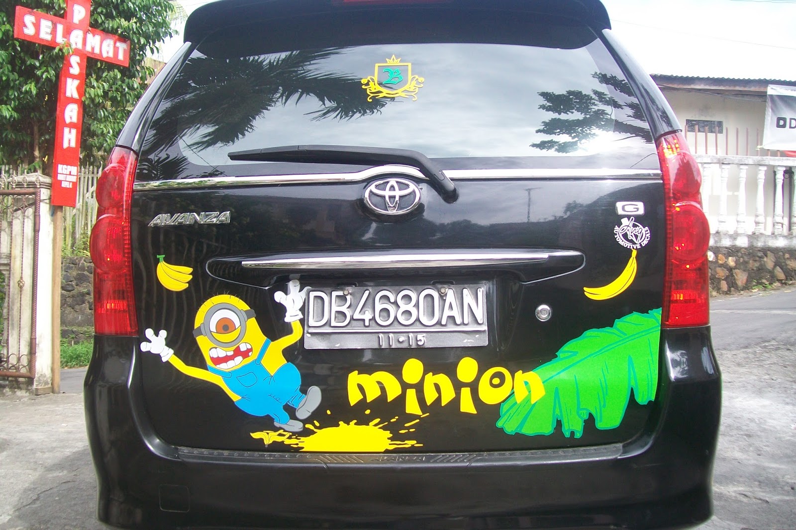 DECALS AND WRAPPING: cutting sticker mobil avansa (Minion ...