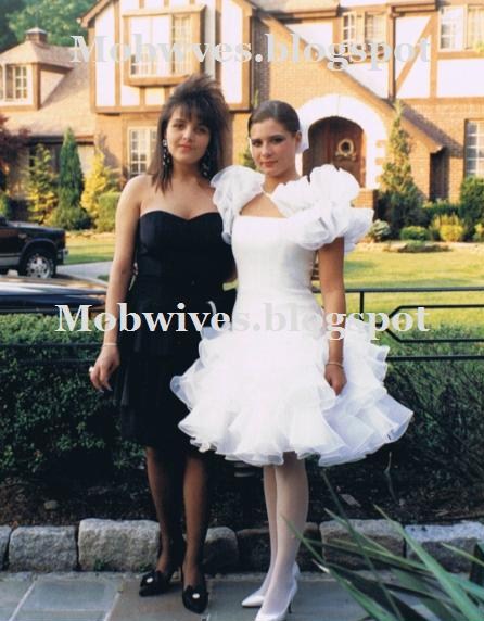 Redirecting to https://animalia-life.club/qa/pictures/karen-gravano-and ...