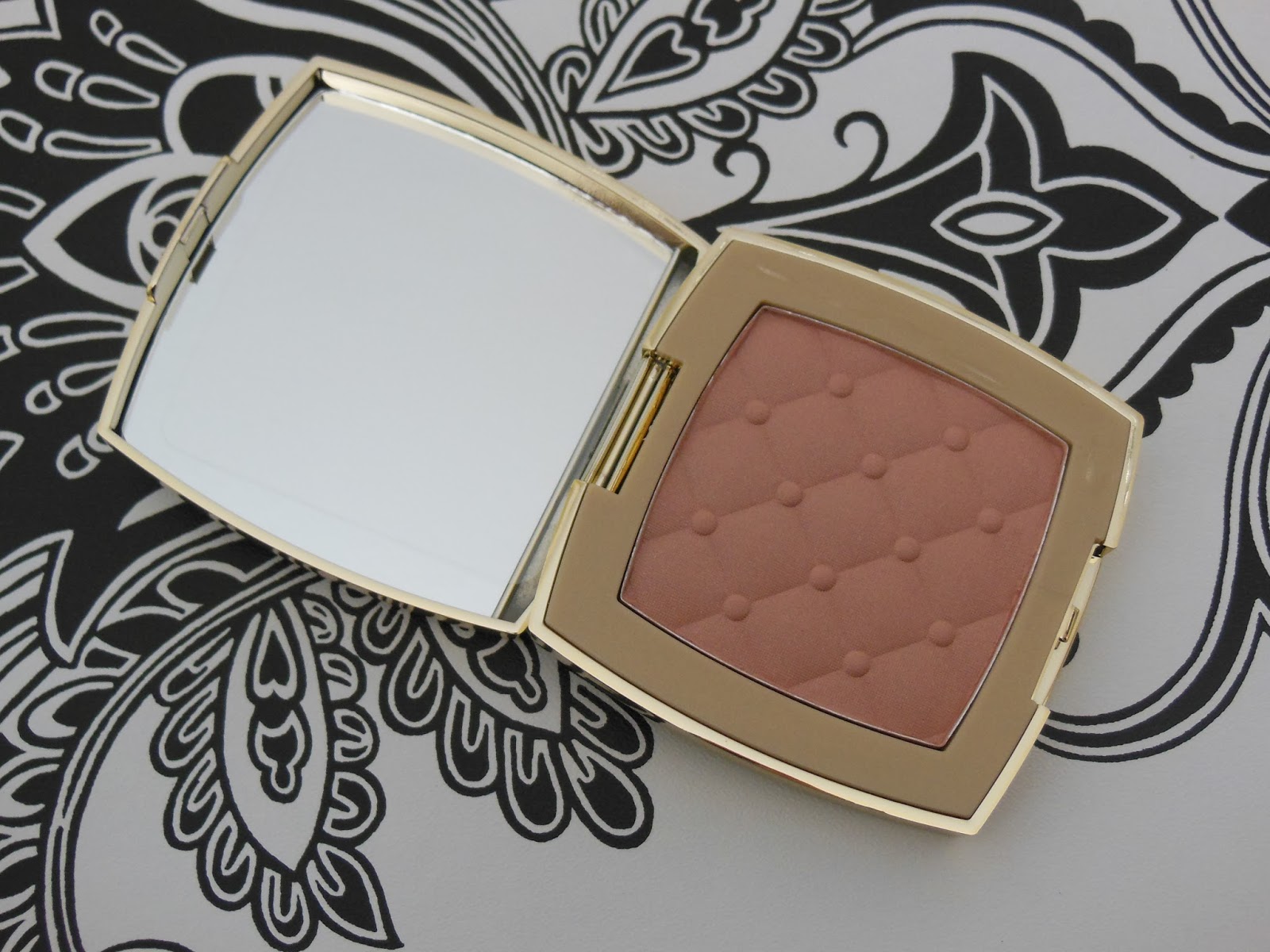 Avon Luxe collection review Tales of a Pale Face UK beauty blog