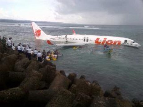 Pesawat Lion Air Jatuh di Laut Bali - Foto Terbaru | GR Bloggers