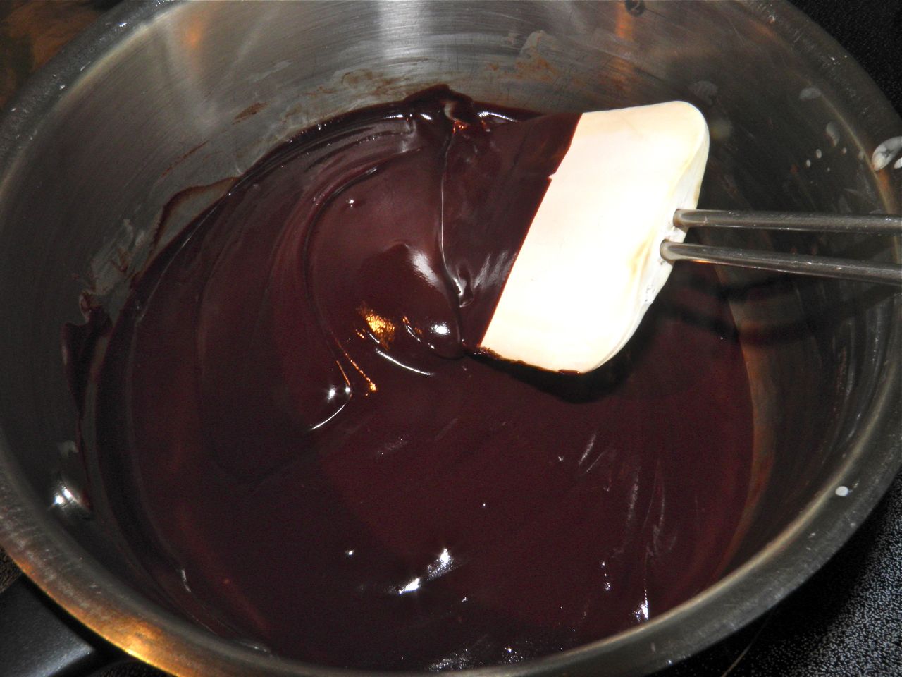 Docaitta Lifestyle Holiday Recipe Almond Apricot Ginger Bark