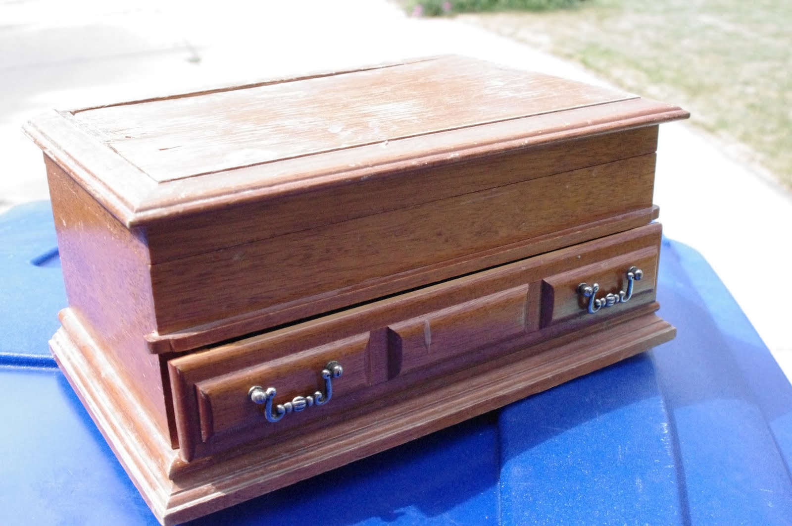 The Project Spot Quatrefoil Jewelry Box