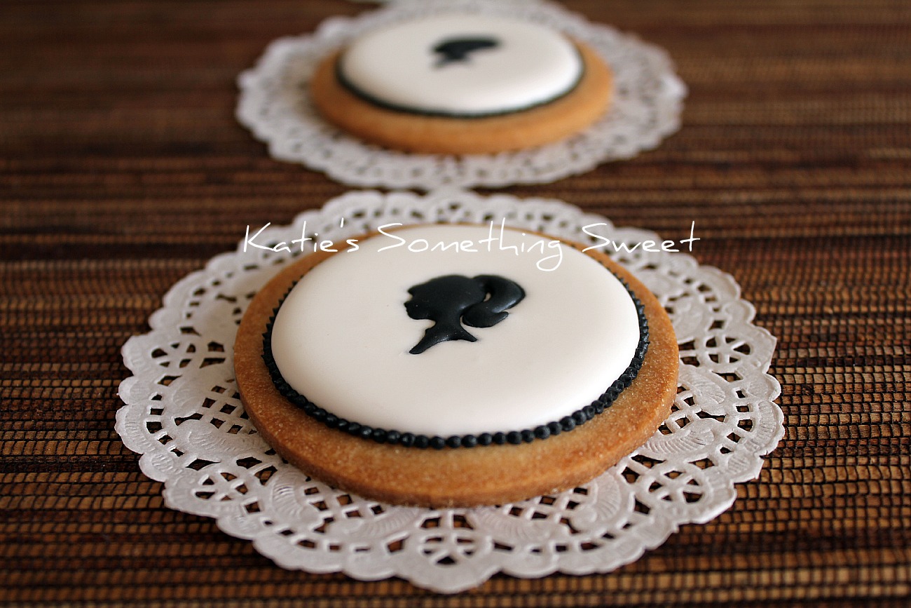 {Katie's Something Sweet} Cameo Cookies