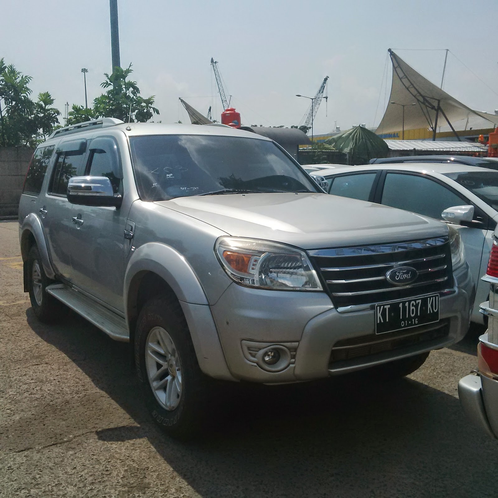 Pengiriman Ford escape KT 1167 KU Balikpapan ke jakarta