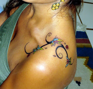 Tatuagem tribal feminina
