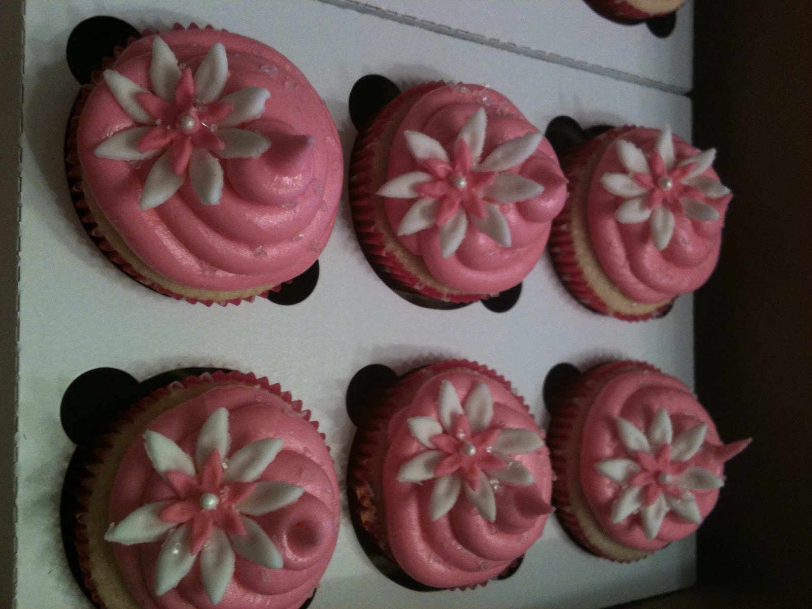 The Krafty Life of Kali Rose Pink Fondant Flower Cupcakes