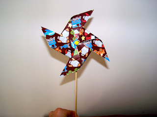 Crafty Confessions: Kiddle Craft: Homemade Pinwheels