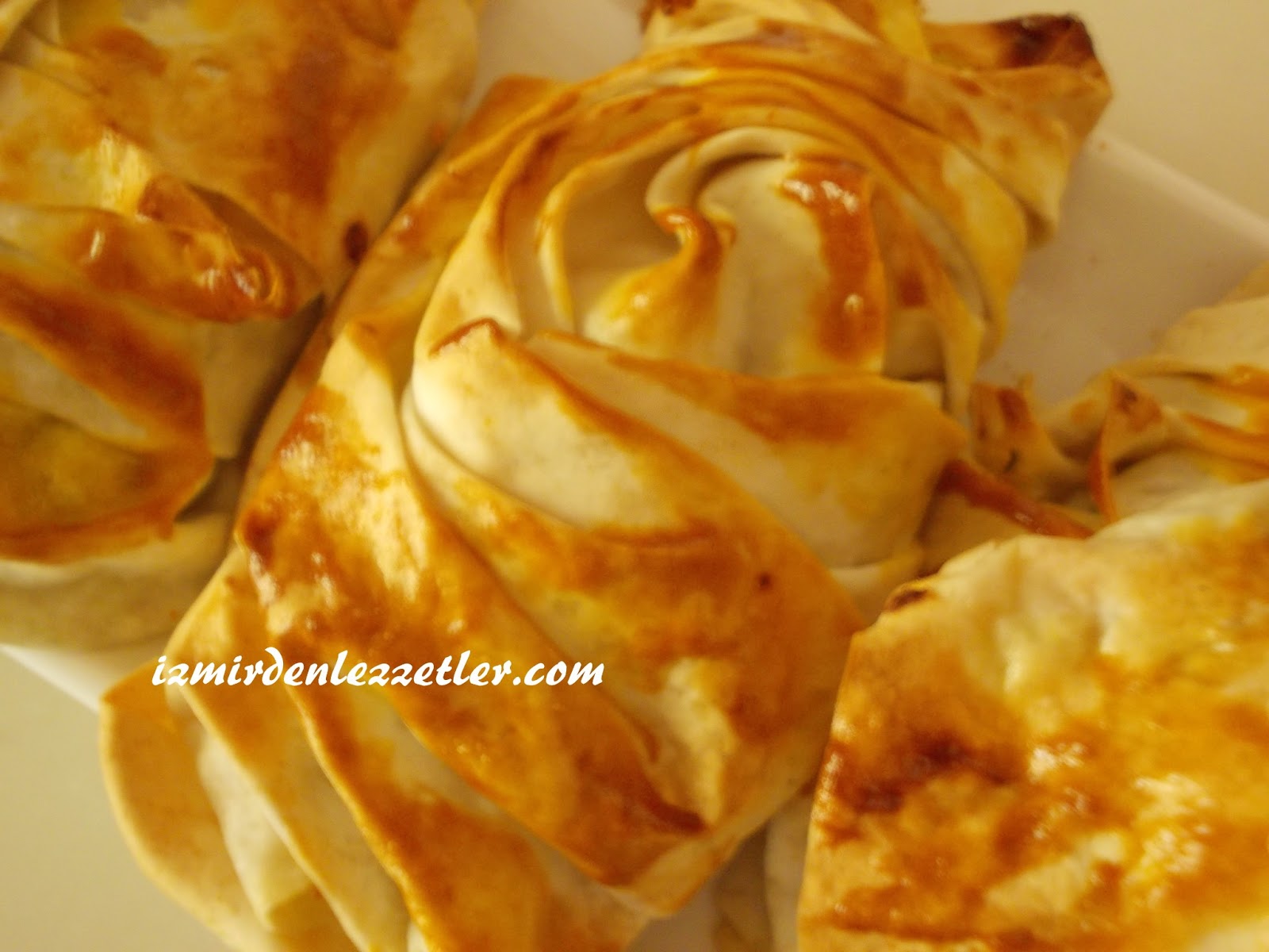 Midye Börek İzmirdenlezzetler