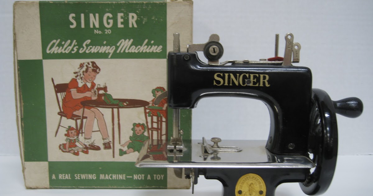 Antiques, Art, and Collectibles Vintage Child's Singer Sewing Machine