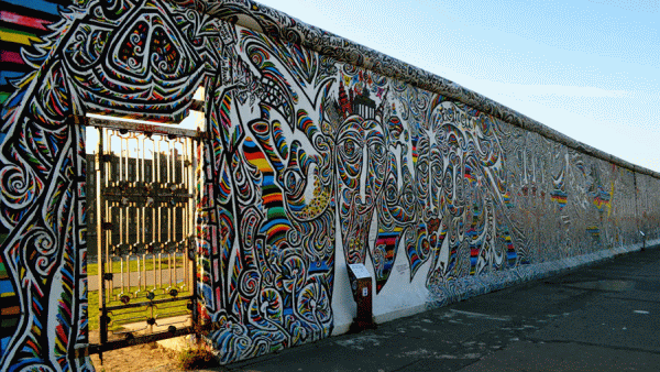 Tembok Berlin, Objek Wisata yang Menunggu Kehancuran