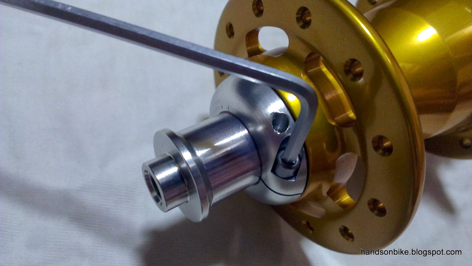 Hands On Bike Chris King R45 11 Speed Rear Hub + Partial Disassembly