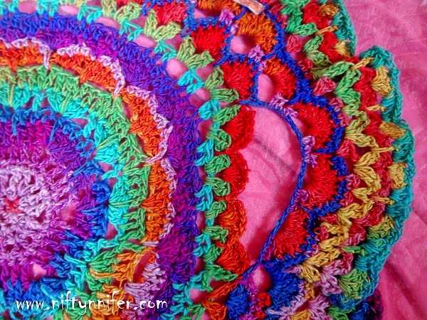 Free Crochet Pattern ~Kaleidoscope Dream Circle Vest http://www.niftynnifer.com/2014/10/free-crochet-pattern-kaleidoscope-dream.html
