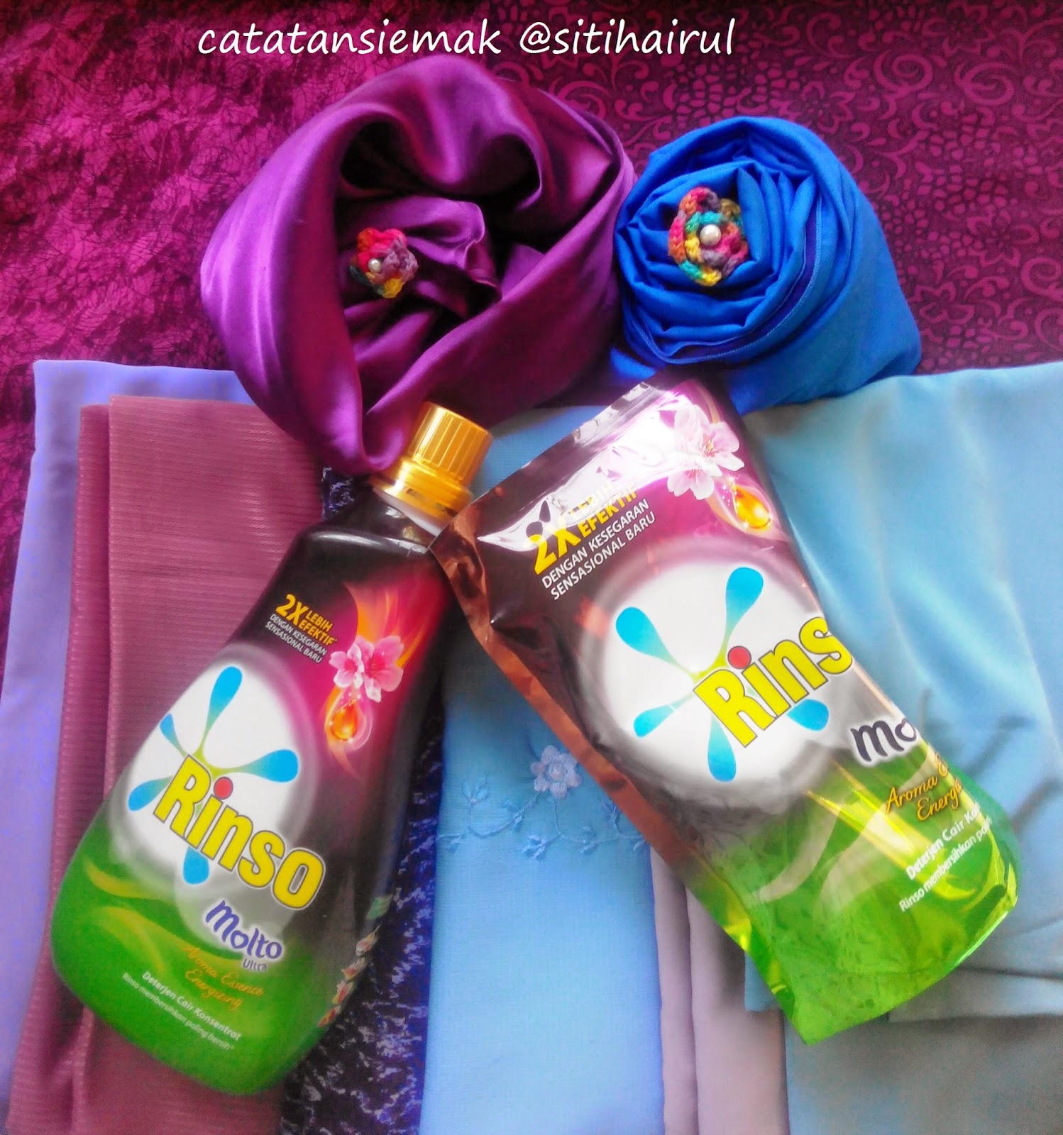 Mengucek Pakaian Dengan Rinso Cair Molto Ultra Aroma Essence Energizing Catatan Emak