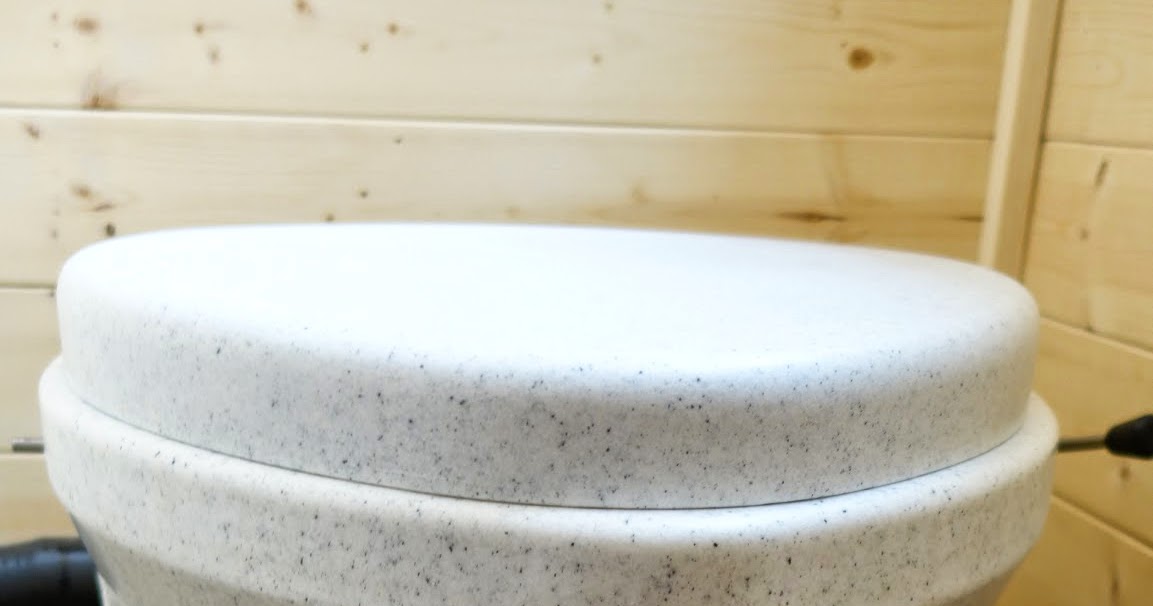 Fy Nyth... Composting toilet emptying the solids