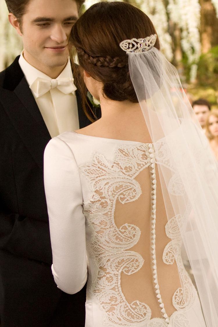 twilight-breaking-dawn-bella-wedding-dress-kristen-stewart-c.jpg
