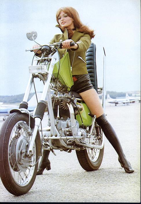 vintage_green_bike_girl.jpg