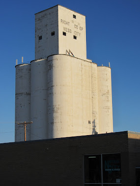 More grain towers