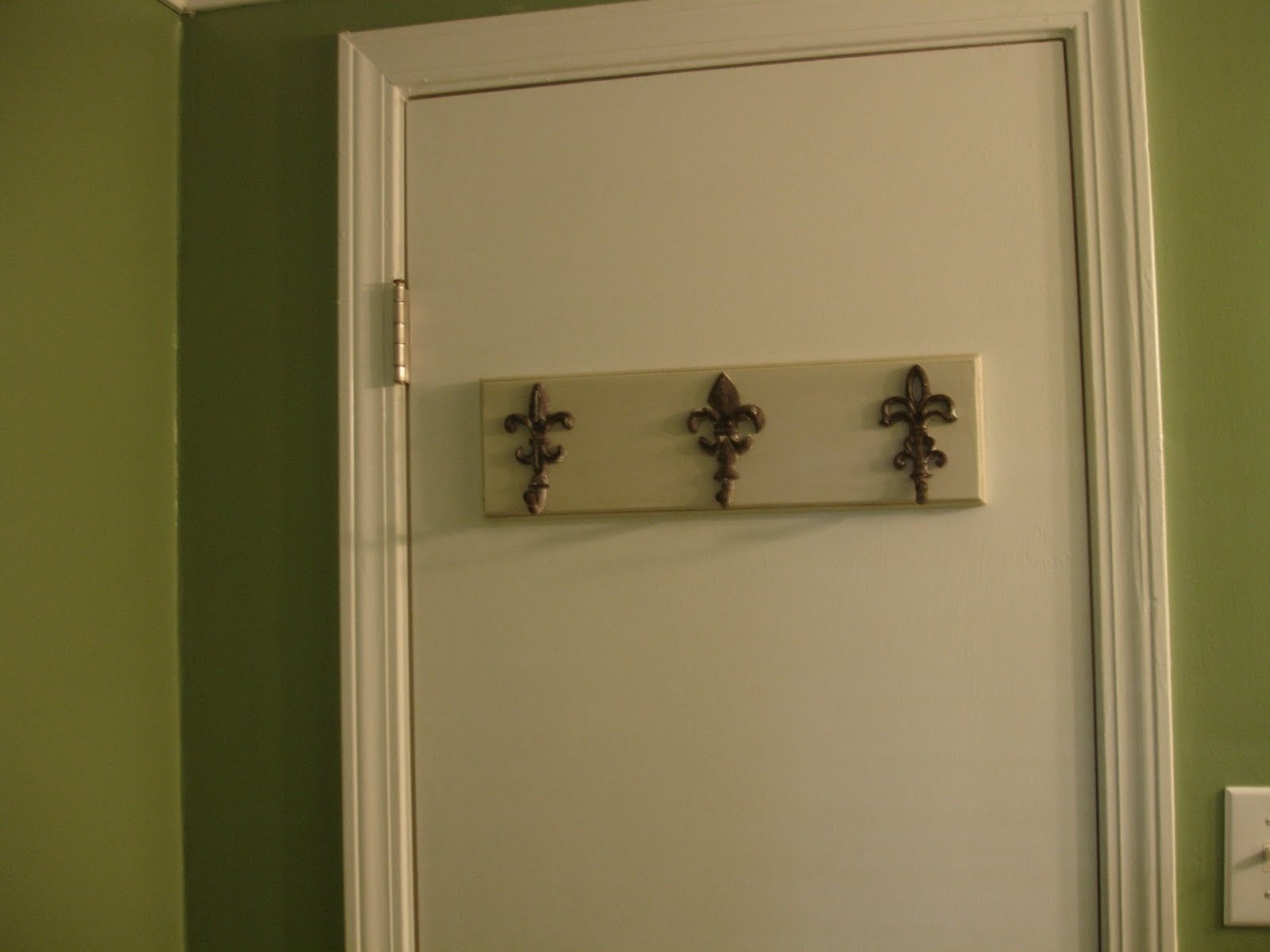 Don't Disturb This Groove How To Hang A Wall Object With Two Hooks