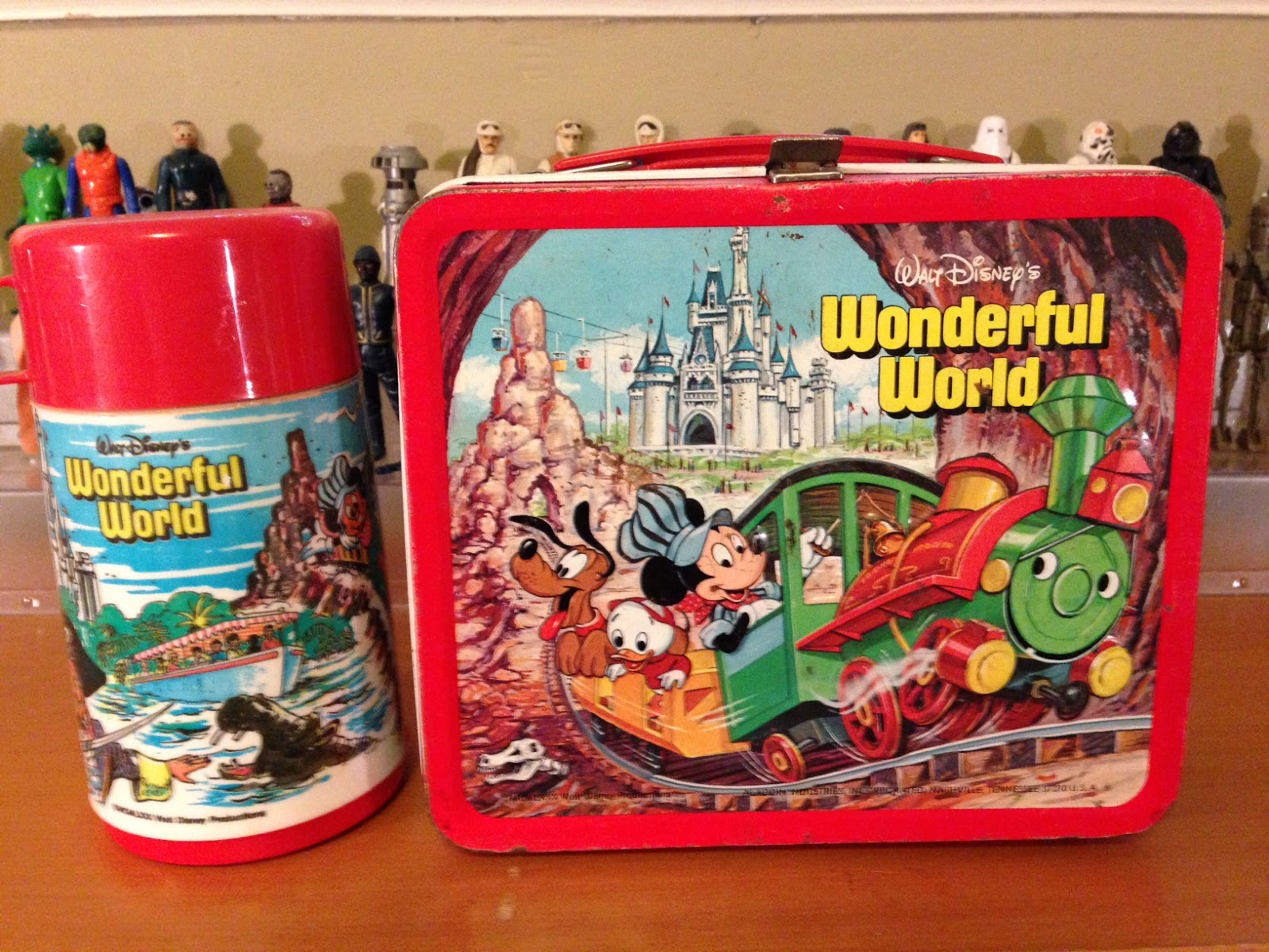 Lair of the Dork Horde: Vintage Disney Wonderful World Lunch Box!