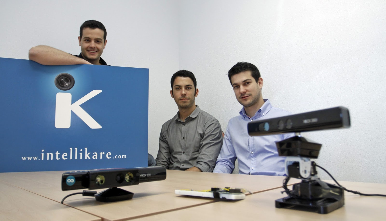 De izquierda a derecha: Miguel Vela, Luis Pérez y Francisco José Sanz, tres de los miembros del equipo de IntelliKare De izquierda a derecha: Miguel Vela, Luis Pérez y Francisco José Sanz, tres de los miembros del equipo de IntelliKare