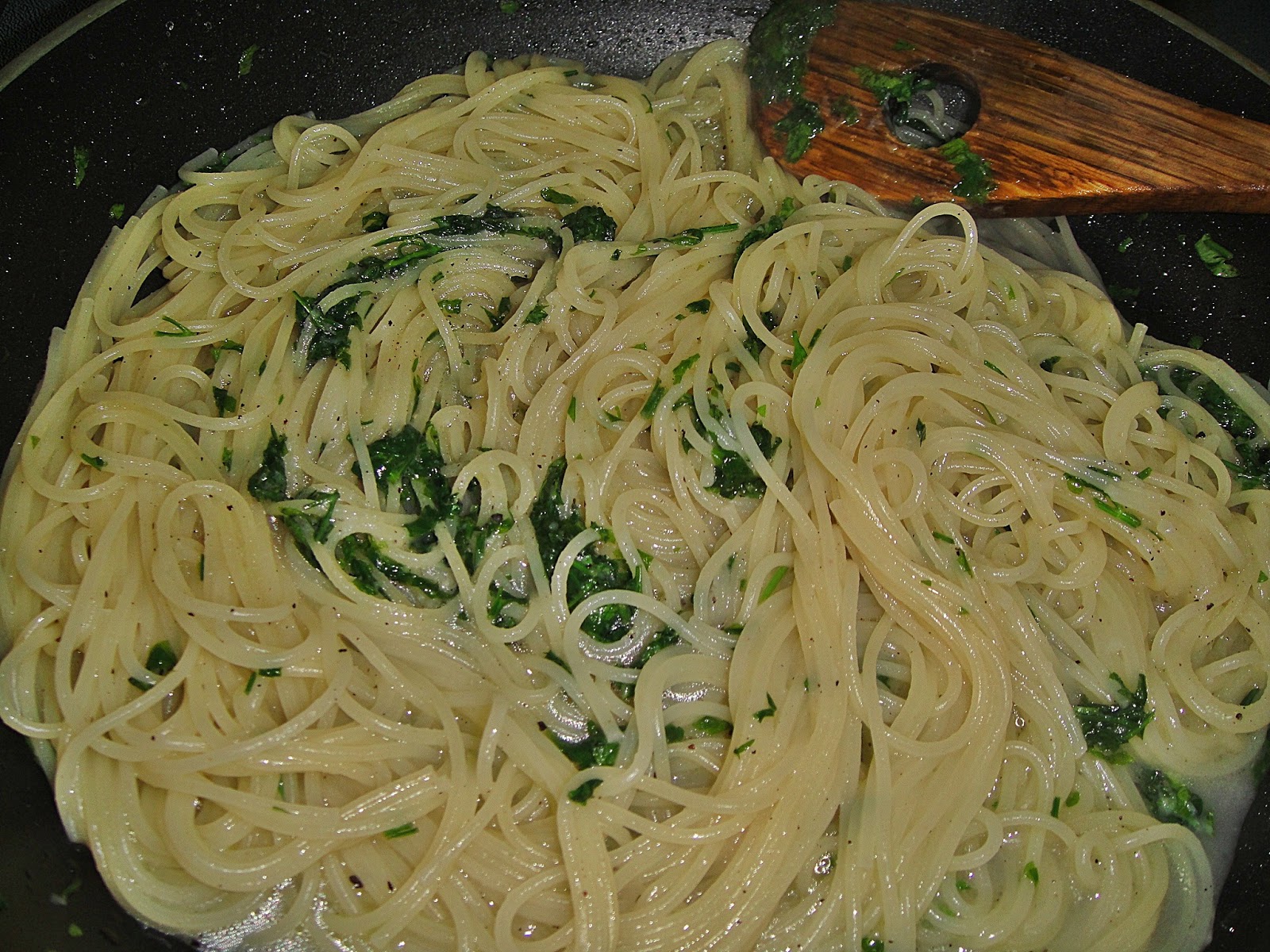 Maryam's Culinary Wonders 349. Garlic Parsley Spaghettini
