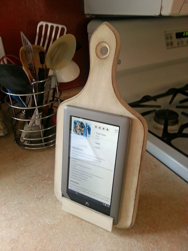 Diana Laurence Cutting board tablet holder tutorial