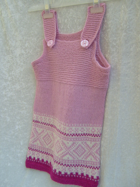 Barn I Strikket Seleskjørt